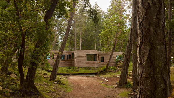 Stacked-lumber–inspired cedar house comes to B.C.
