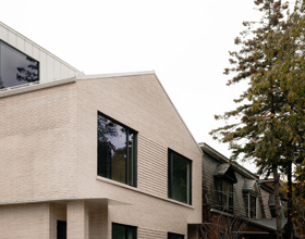 Balancing density and neighbourhood character 