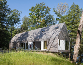 Prefab approach meets a back-to-nature design 