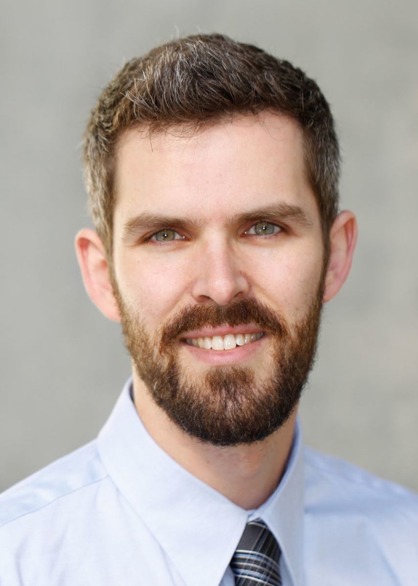 Authorheadshot