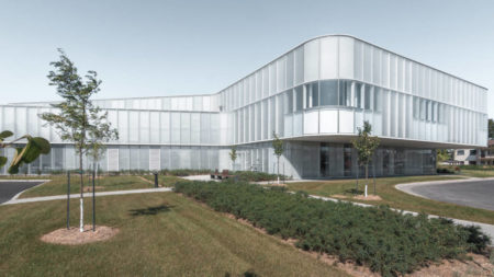 The Order of Architects of Québec (OAQ) awarded the 2019 Grand Prix of Excellence to the Drummondville Library by Chevalier Morales Architects and DMA Architects. Photo courtesy Chevalier Morales Architects