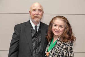 CSI chair Ellen Crews, FCSI, and her husband Pat.