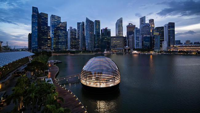 Apple Marina Bay Sands Will Be the Tech Giant's First Floating Store in the  World