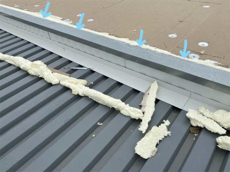 SprayFoamatroofedge Construction Canada