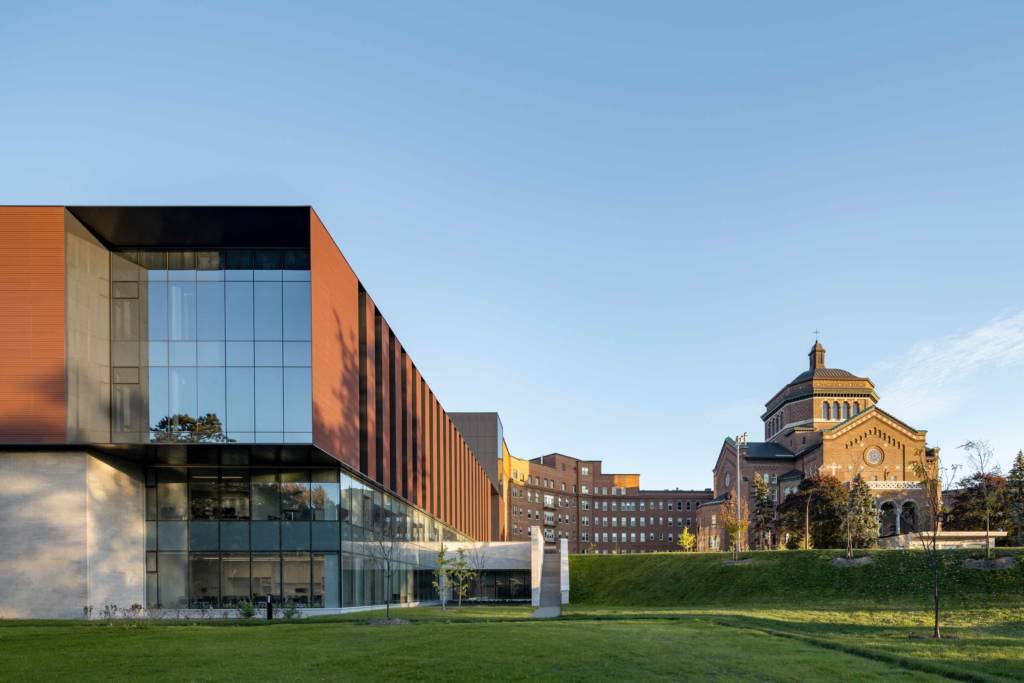 Montreal hospital project revisits historical architecture in contemporary addition