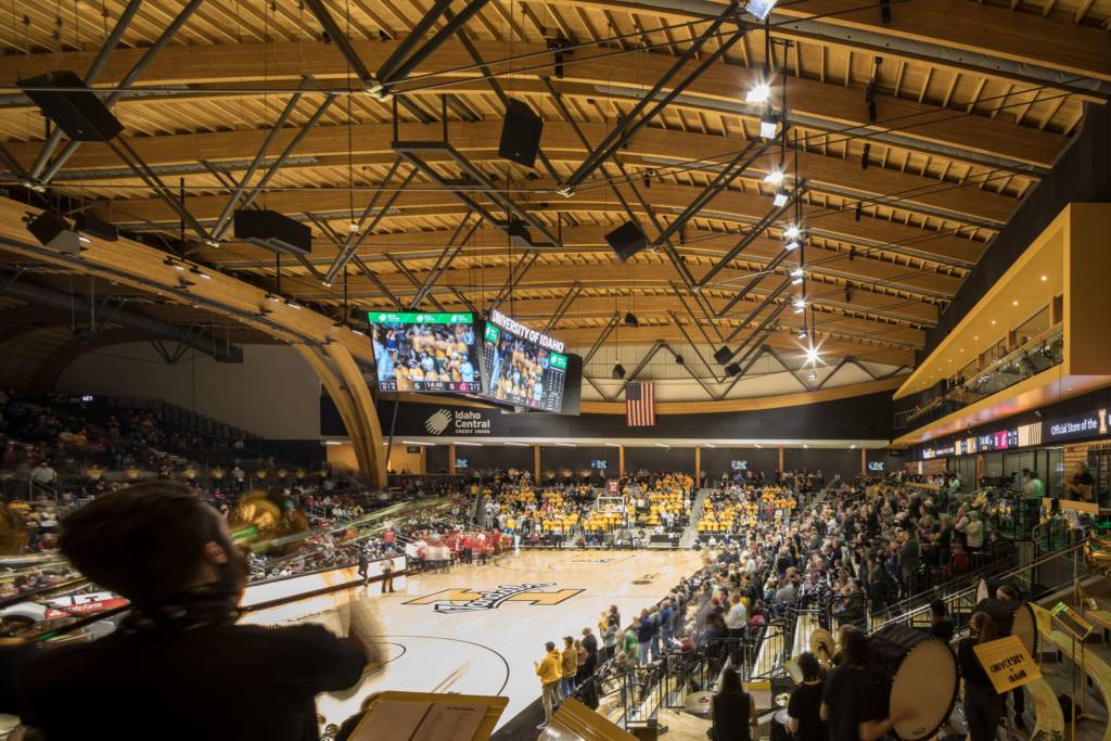 The mass timber, sourced and installed by StructureCraft, featured in this project includes long-span king-post roof trusses, glulam columns, and cross laminated and dowel laminated floors.
