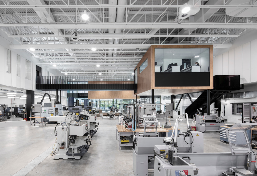 The manufacturing lab also includes biophilic elements.